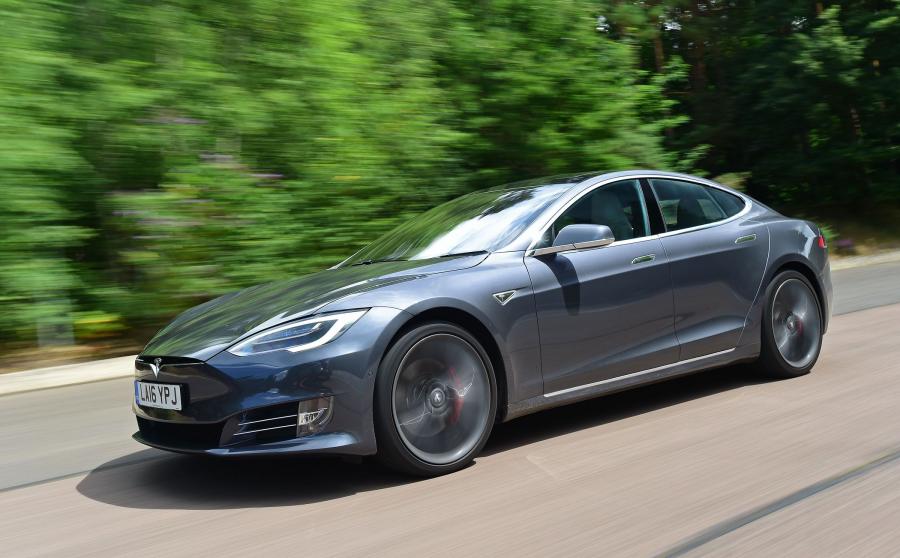  Tesla Model S P90D 2016 года  (UK) (фото 12 из 14)